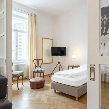 Cooper L Laurenz Apartament *