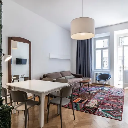 Cooper L Laurenz Apartamento